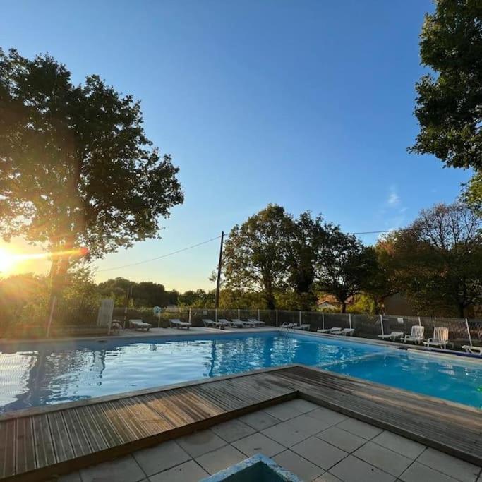 N°2 Gite 4 Personnes* Au Coeur De La Nature Saint-Aubin-de-Nabirat Exterior foto
